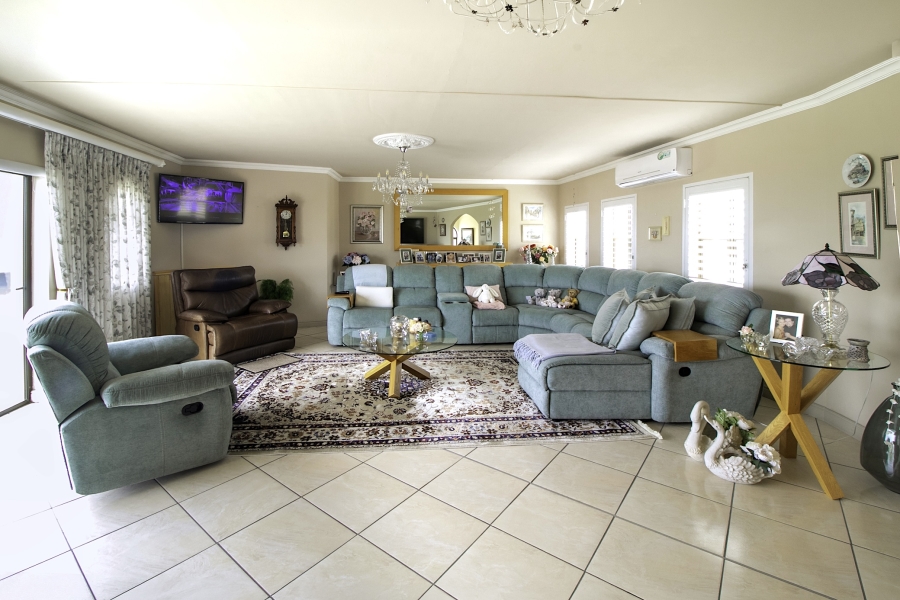 3 Bedroom Property for Sale in Myoli Beach Western Cape